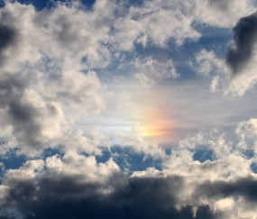 夏季小孩没有征兆突然发烧（夏天孩子突然发烧没有其他症状吃什么药?）