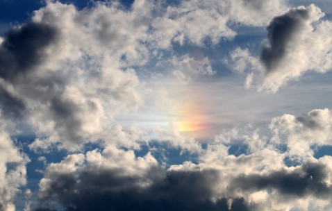 夏季小孩没有征兆突然发烧（夏天孩子突然发烧没有其他症状吃什么药?）