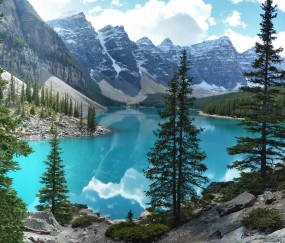 小孩发烧过后长短脚（孩子发烧后脚疼怎么回事）