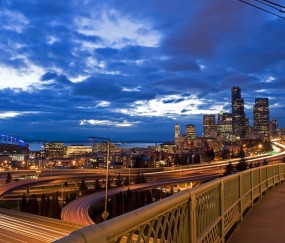 小孩发烧抽搐翻白眼嘴唇发紫脱皮（小孩发烧抽搐翻白眼嘴唇发紫怎么办）